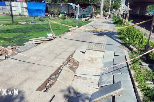 TP Hồ Chí Minh: Tuyến đường hơn 4.800 tỷ đồng sụt lún vỉa hè do xử lý sự cố nghẹt ống cáp điện