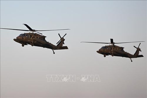Rơi túi pháo sáng nguy hiểm từ trực thăng Mỹ tại Nhật Bản