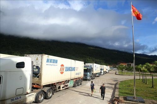 Khuyến cáo khung giờ hạn chế lưu thông để tránh ùn tắc tại Cửa khẩu quốc tế Cha Lo