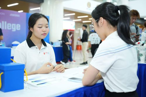Doanh nghiệp Hàn Quốc đến trường đại học Việt Nam 'săn' lao động