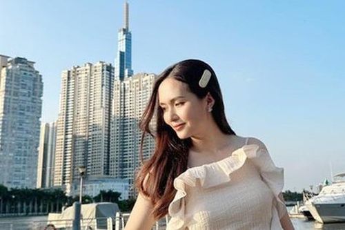 Tiểu thư Hà thành sau 10 năm làm vợ cầu thủ tài năng