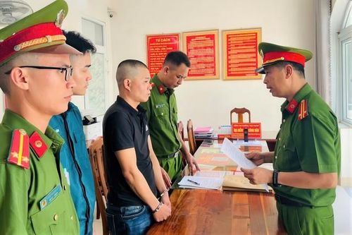 Khởi tố, bắt giam đối tượng dùng vé số giả lừa người khuyết tật
