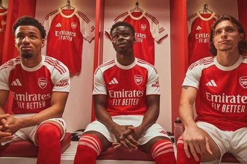 Arsenal ra mắt mẫu áo đấu sân nhà mới với thông điệp đặc biệt