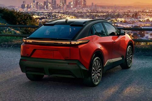 Toyota giới thiệu xe gầm cao thiết kế ấn tượng, công suất 338 mã lực, giá hơn 900 triệu đồng