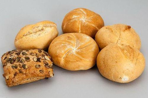 Người đàn ông mắc bệnh hiếm gặp, chỉ ăn được bánh mì và ngũ cốc
