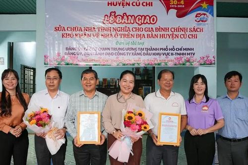 Petrolimex Sài Gòn chung tay sửa chữa nhà hộ chính sách