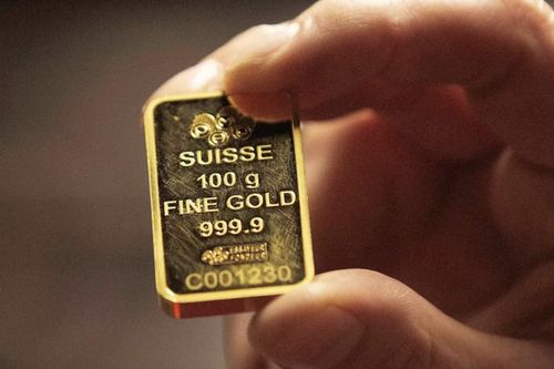 Mất mốc 3.200 USD/oz vì lực bán mạnh, giá vàng xuống đáy 5 tuần