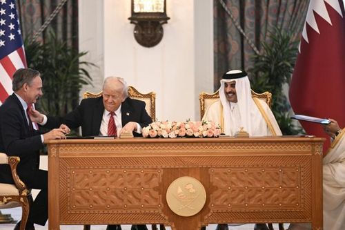Ông Trump giúp Boeing bán được hơn 200 máy bay cho Qatar