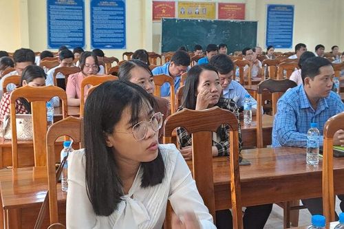 Phú Tân tập huấn về chính quyền điện tử