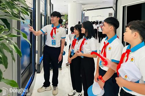 Thiếu nhi vững bước tiến vào kỷ nguyên mới
