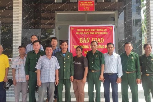 Bàn giao 4 căn nhà cho các gia đình khó khăn tại huyện Đak Đoa và Kbang