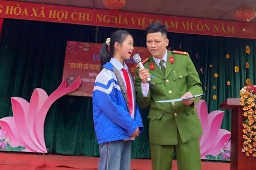 Học Bác để hoàn thiện mình hơn