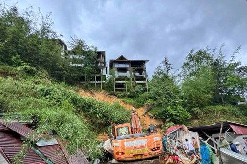 Sa Pa: Sạt lở đất làm sập nhà dân, 1 người tử vong