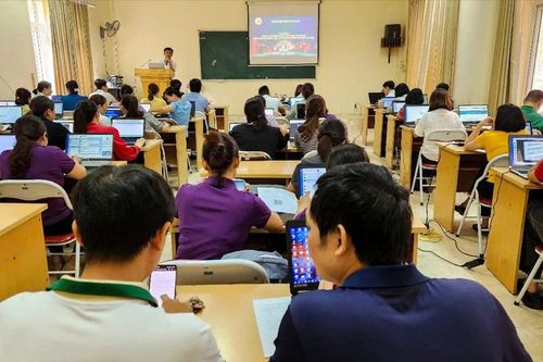 Bát Xát: Hơn 160 cán bộ, giáo viên được tập huấn chuyển đổi số