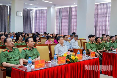 Khai mạc Trại sáng tác văn học lần thứ 3 về đề tài 'Vì an ninh Tổ quốc và bình yên cuộc sống'