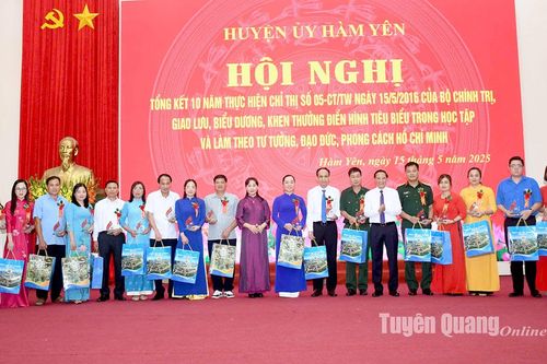 Hàm Yên biểu dương 69 tập thể, cá nhân tiêu biểu học tập và làm theo Bác