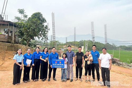 Sôi nổi các hoạt động ngày thành lập đội