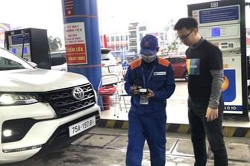 Giá xăng, dầu cùng tăng trở lại