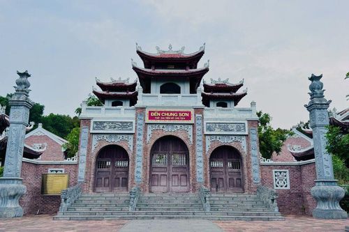 Đền Chung Sơn - Điểm đến tâm linh trang nghiêm, sâu lắng trên hành trình về thăm quê Bác