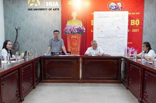 Cuộc thi vẽ tranh 'Di sản văn hóa Việt Nam qua hội họa' lần thứ II đến với Cố đô Huế
