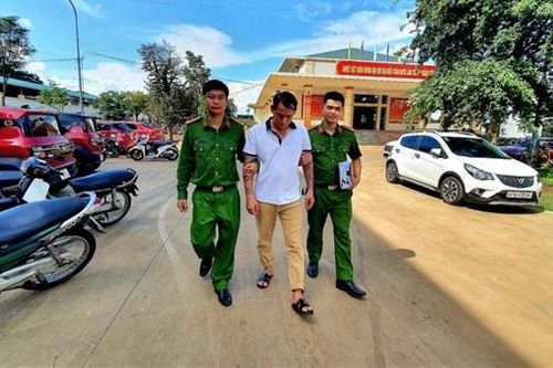 Làm ăn thua lỗ, thuê xe ô tô rồi mang đi cầm cố