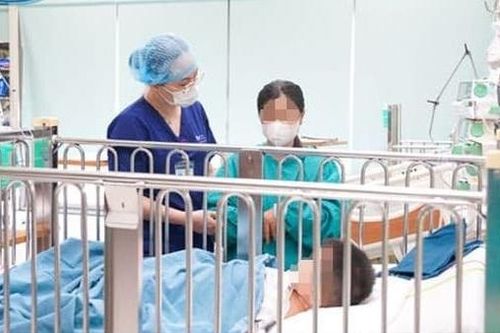Bé trai trong vụ 'nộp đủ tiền mới được cấp cứu' đã ra viện