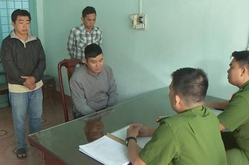 Móc nối mua bán thuốc cấm để bán kiếm lời