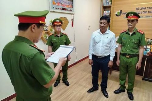 Hiệu trưởng trường cao đẳng bị bắt vì để ngoài sổ sách 5,5 tỷ đồng
