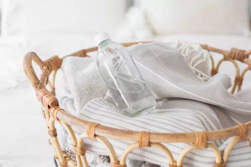 9 lý do nên sử dụng giấm trắng khi giặt quần áo