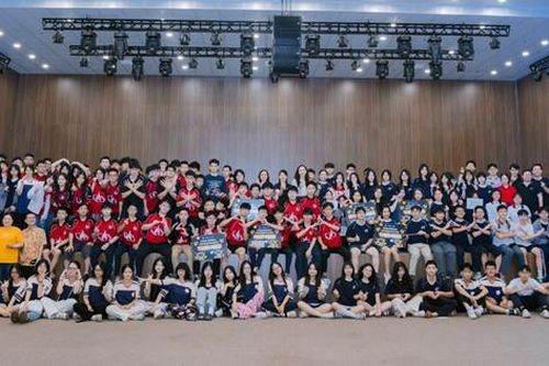 NIC hỗ trợ học sinh Hà Nội trải nghiệm giáo dục STEM và robotics