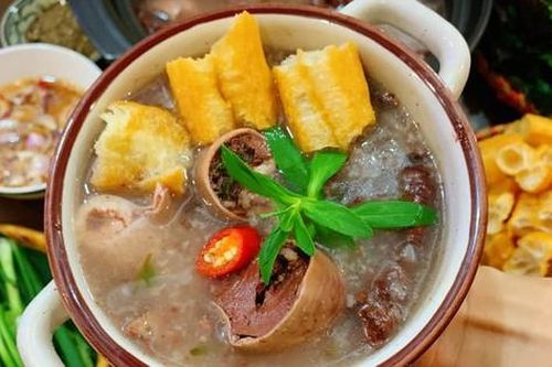 Món ăn từ lòng lợn từng bị chê là 'tệ nhất Việt Nam' lại lọt Top món ngon của thế giới