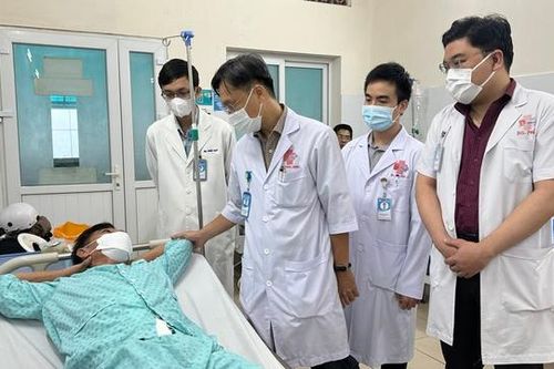 Giải thoát bệnh nhân khỏi bướu mỡ to gấp đôi quả dừa