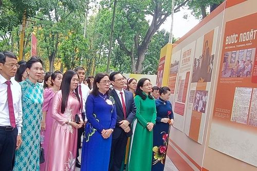 Khai mạc triển lãm Quốc gia 'Chủ tịch Hồ Chí Minh - Tinh hoa dân tộc, tầm vóc thời đại'