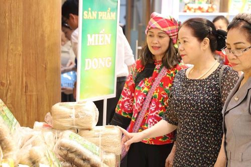 Nhiều đặc sản của đồng bào dân tộc thiểu số và miền núi xuống phố