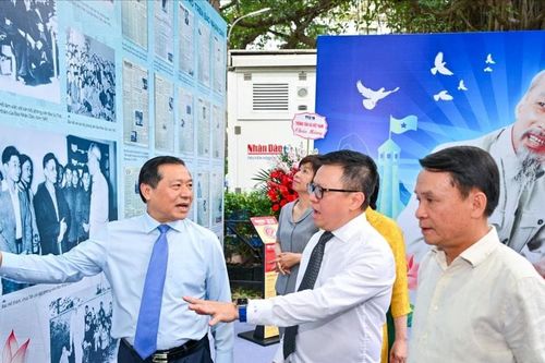 Triển lãm ứng dụng công nghệ về Chủ tịch Hồ Chí Minh