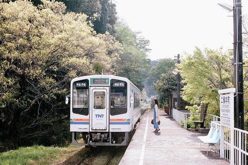Du lịch nhà ga, xe buýt bỏ hoang ở Nhật Bản
