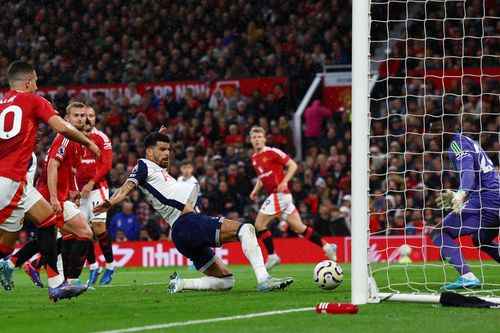 Sự cố trước chung kết Tottenham gặp MU