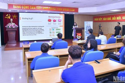 Nhiều hệ lụy từ sử dụng thiếu kiểm soát thức uống có đường của giới trẻ hiện nay