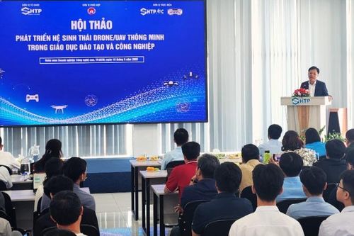 Phát triển hệ sinh thái drone/UAV thông minh trong giáo dục