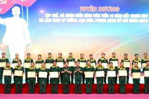 Quân khu 5 tuyên dương điển hình tiên tiến học tập và làm theo tư tưởng, đạo đức, phong cách Hồ Chí Minh