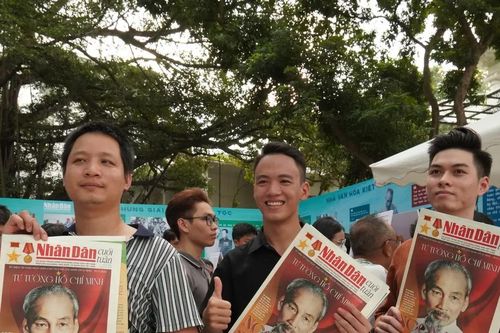 Báo Nhân Dân khai mạc triển lãm, ra mắt ấn phẩm đặc biệt về Bác Hồ