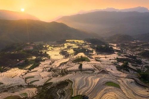 Khám phá Y Tý mùa đổ ải, chọn Vietravel hay Vietnam Booking?