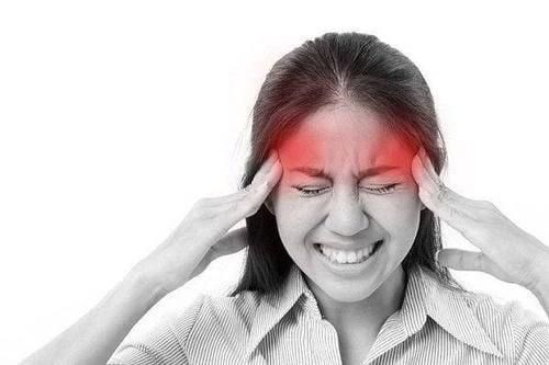 Mẹo giúp kiểm soát cơn đau đầu khi đang làm việc