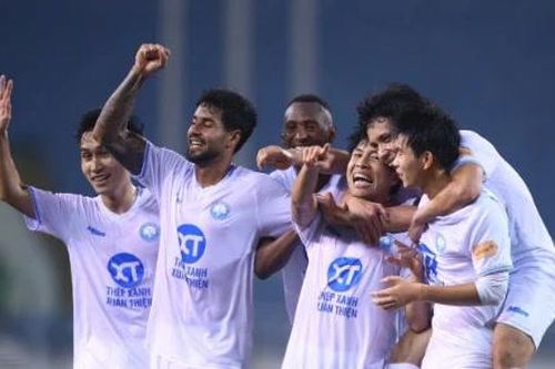 CLB Thép xanh Nam Định tiếp tục 'chơi lớn' vòng 23 V-League