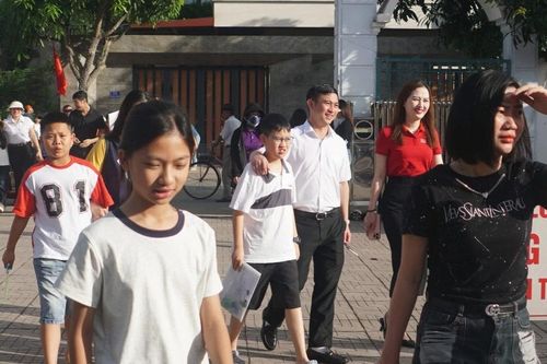 Hơn 1.000 học sinh kiểm tra đánh giá năng lực vào trường THCS 'hot' ở Hà Tĩnh