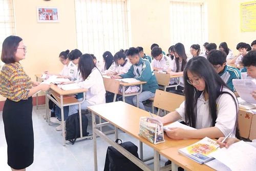 751 người đủ điều kiện dự tuyển dụng giáo viên, nhân viên các cấp học ở Phú Thọ