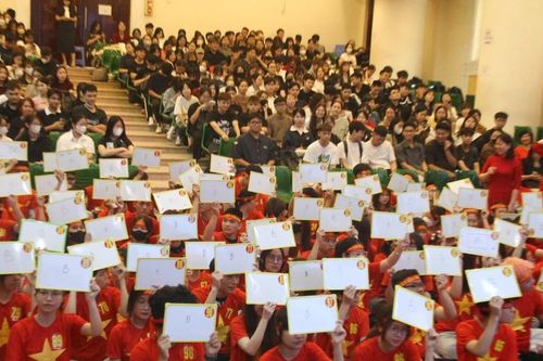 Sôi động từ Cuộc thi Rung Chuông Vàng dành cho 'sinh viên Kinh Công'