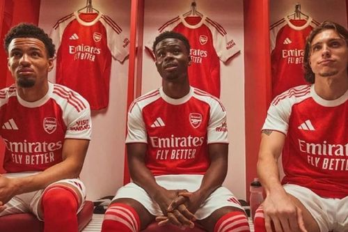 Arsenal trình làng áo đấu sân nhà mùa giải 2025/2026