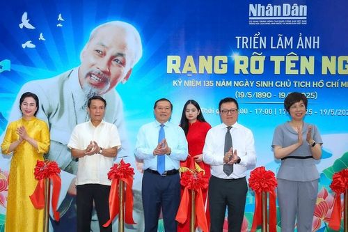 Báo Nhân Dân kỷ niệm 135 năm Ngày sinh Chủ tịch Hồ Chí Minh bằng triển lãm và ấn phẩm đặc biệt
