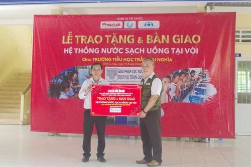 Lễ phát động Cuộc thi trực tuyến ATGT và đưa nước sạch đến học đường ở Cà Mau
